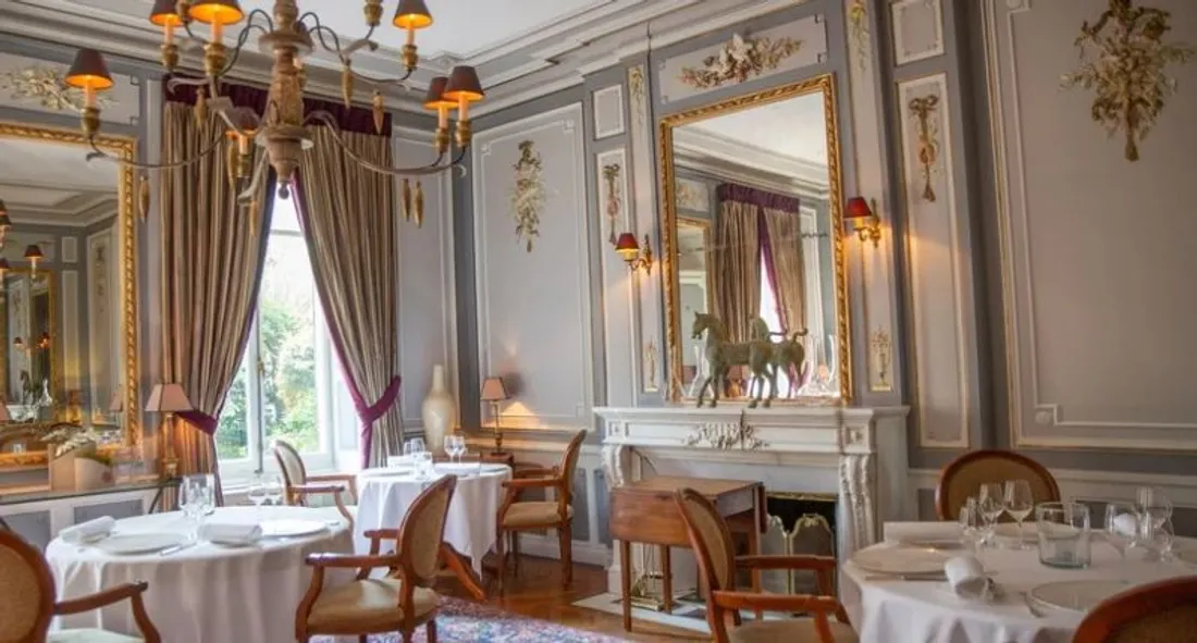 L’Hostellerie « le Cèdre » est un hotel, restaurant et SPA situé à Beaune